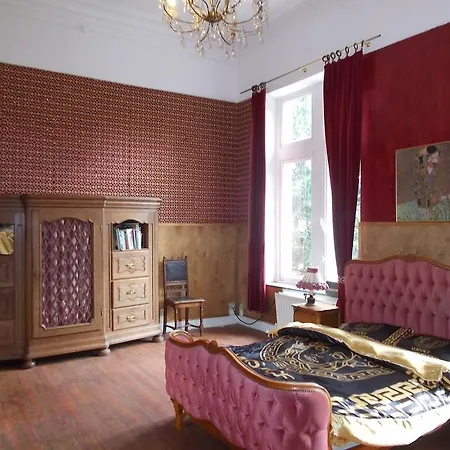 Chateau De L'enclos B&B *