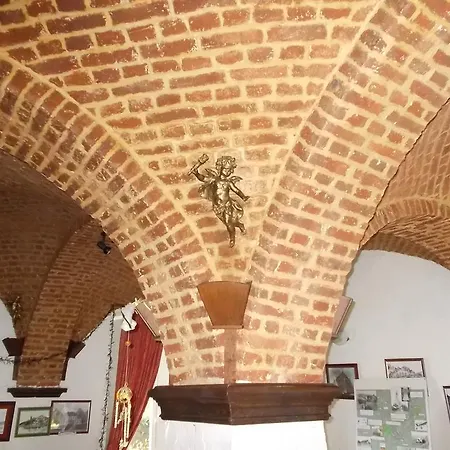 Chateau De L'enclos *