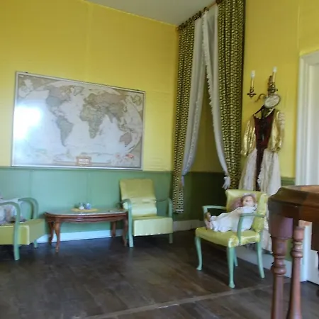Chateau De L'enclos B&B
