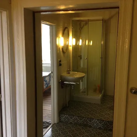 Chateau De L'enclos B&B