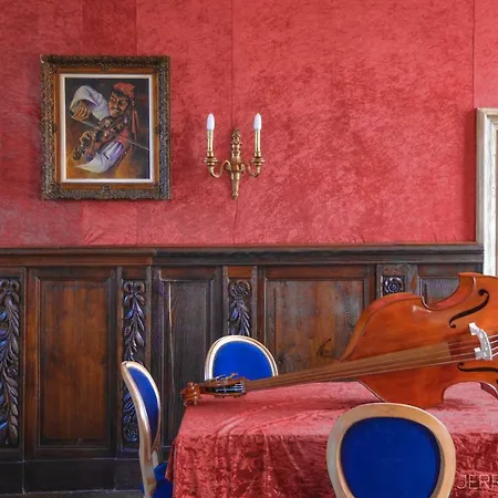 Oda ve Kahvaltı Chateau De L'enclos